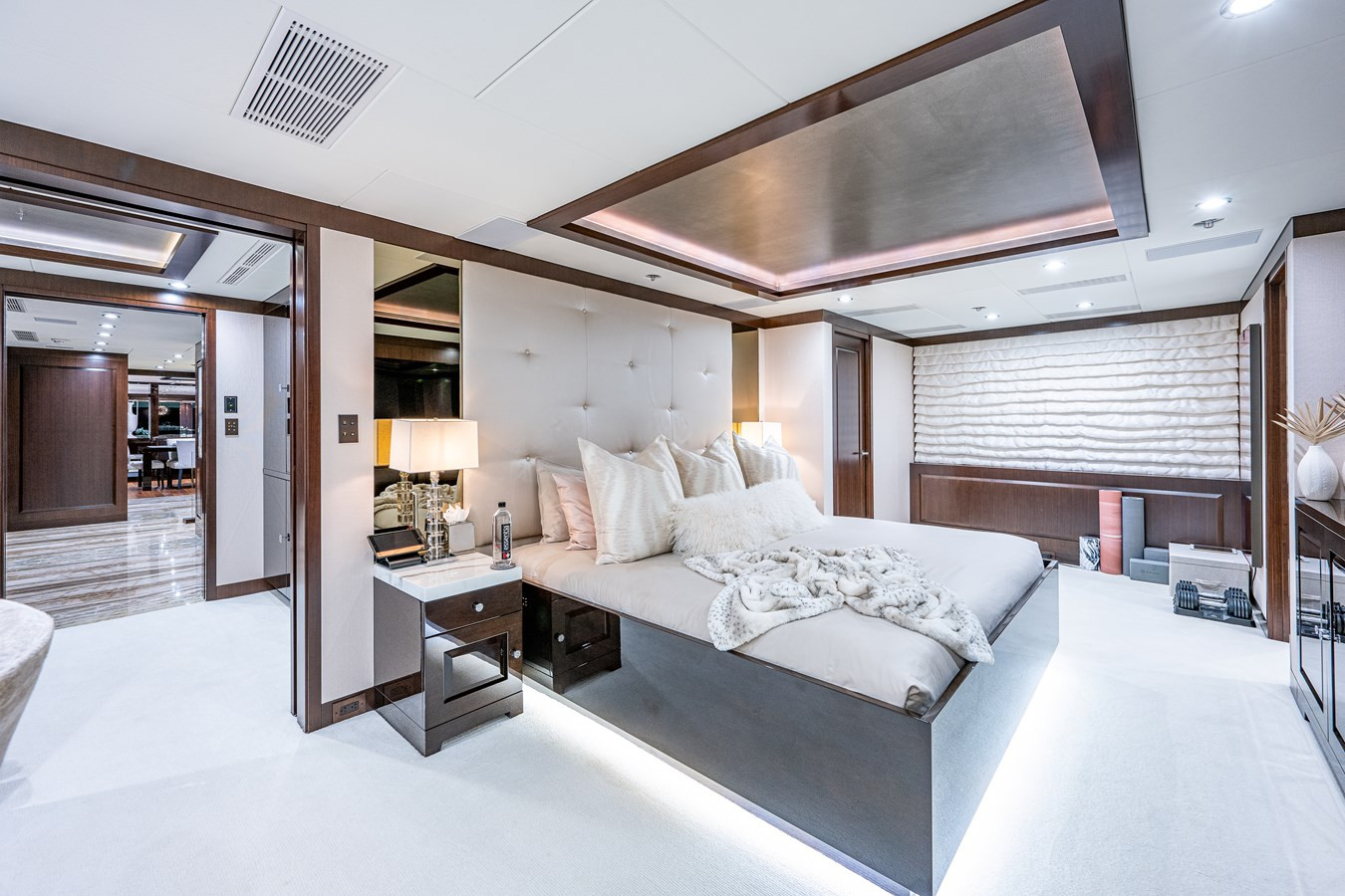 https://arconyachts.ams3.digitaloceanspaces.com/60057/conversions/large_4598550-optimize.jpg