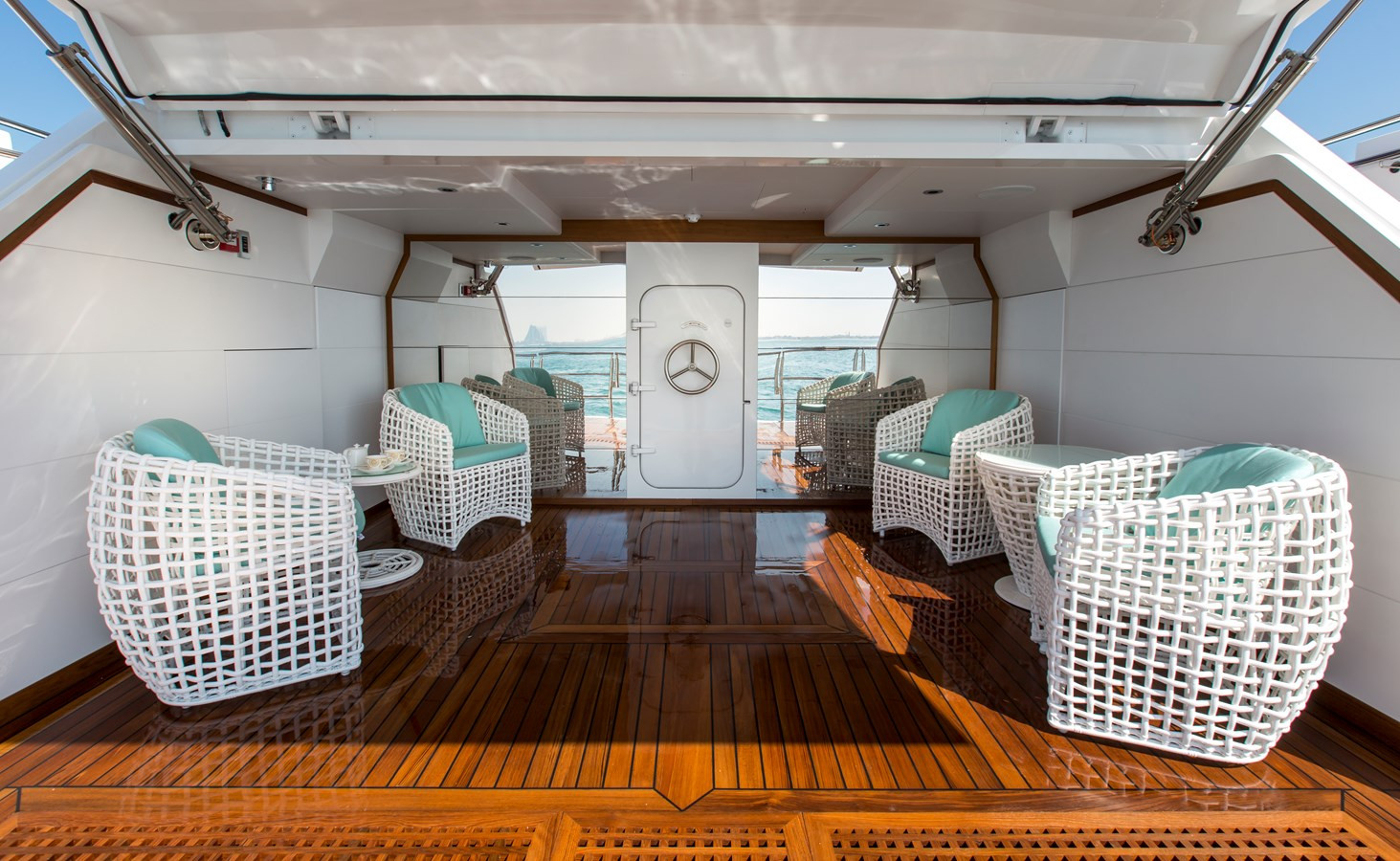 https://arconyachts.ams3.digitaloceanspaces.com/60108/conversions/large_4122993-optimize.jpg