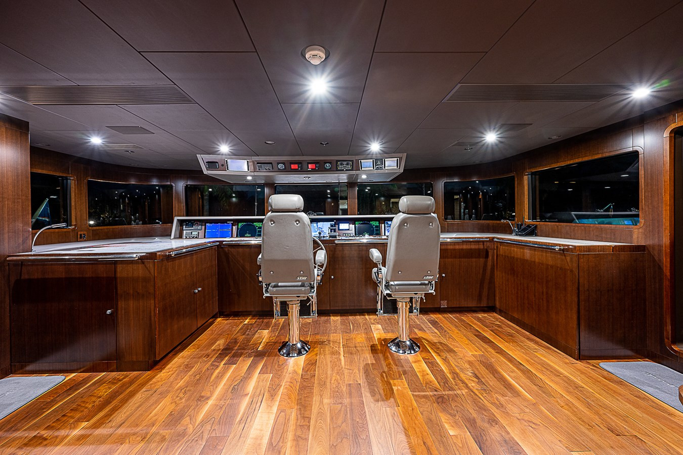 https://arconyachts.ams3.digitaloceanspaces.com/60139/conversions/large_4598591-optimize.jpg