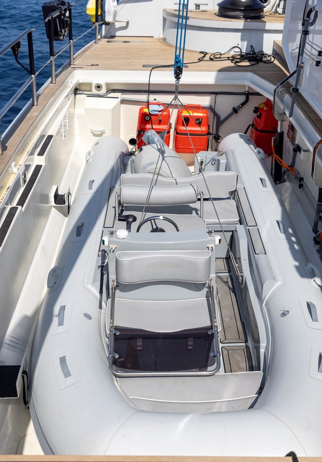 https://arconyachts.ams3.digitaloceanspaces.com/60141/conversions/large_4716832-optimize.jpg