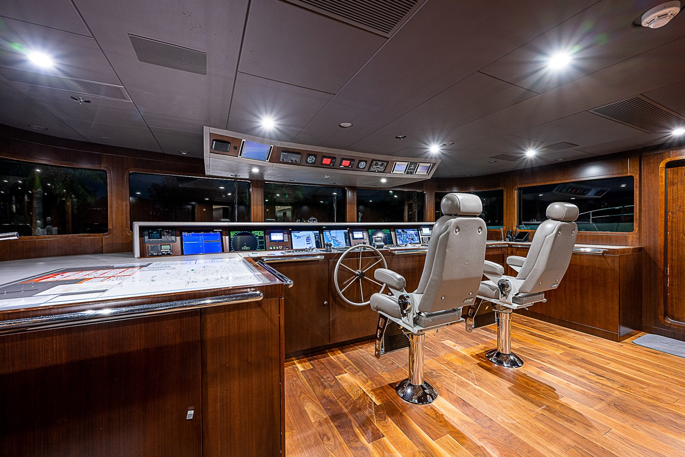 https://arconyachts.ams3.digitaloceanspaces.com/60142/conversions/large_4598592-optimize.jpg