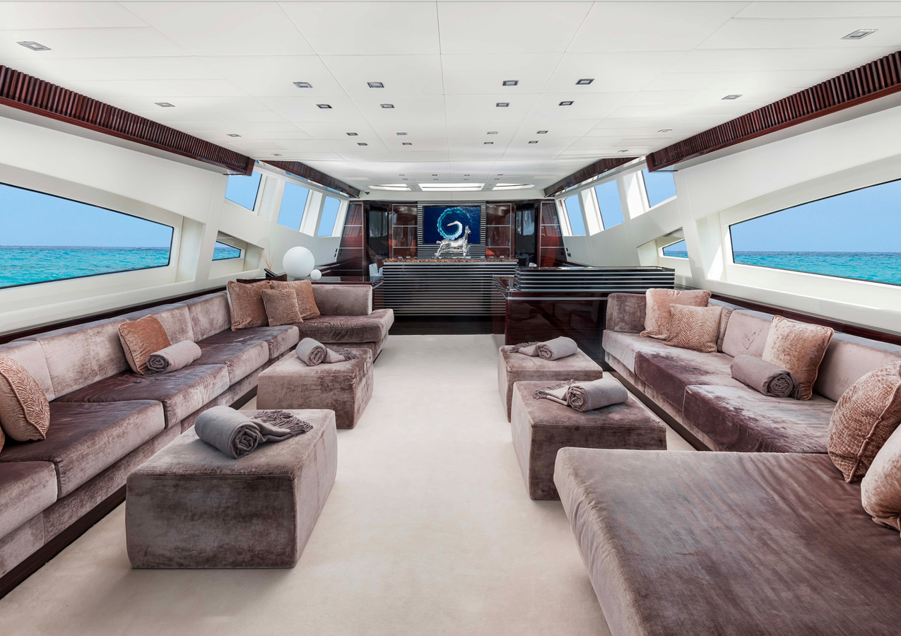 https://arconyachts.ams3.digitaloceanspaces.com/60178/conversions/large_4501393-optimize.jpg
