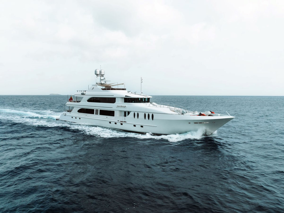 https://arconyachts.ams3.digitaloceanspaces.com/60190/conversions/large_4771987-optimize.jpg