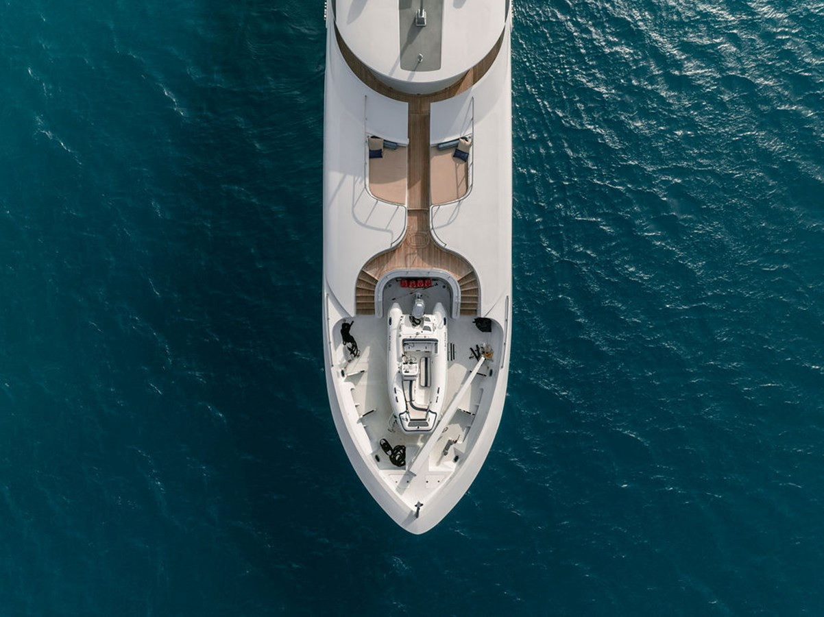 https://arconyachts.ams3.digitaloceanspaces.com/60198/conversions/large_4771992-optimize.jpg