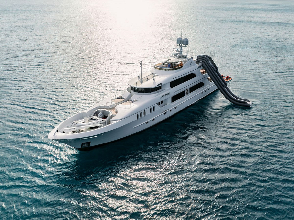 https://arconyachts.ams3.digitaloceanspaces.com/60206/conversions/large_4771995-optimize.jpg