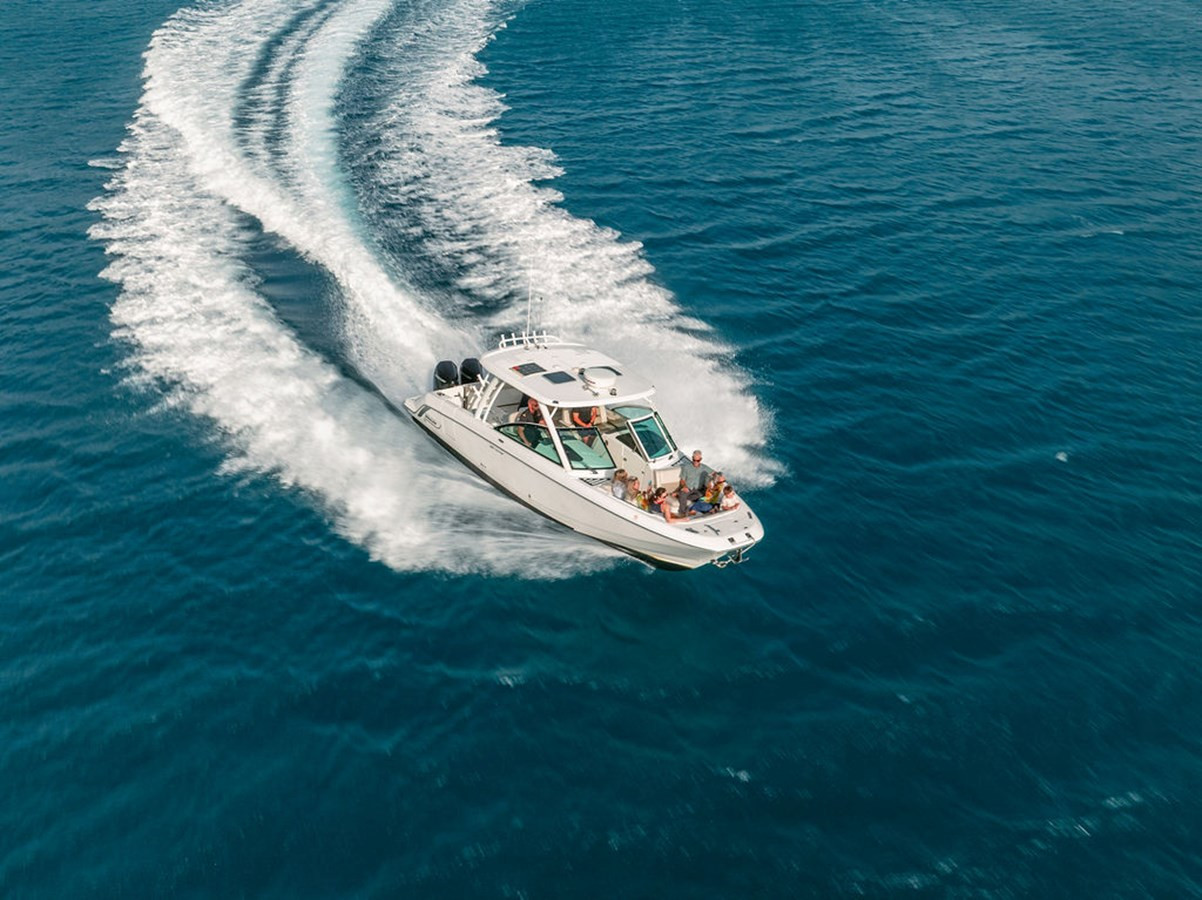 https://arconyachts.ams3.digitaloceanspaces.com/60264/conversions/large_4772036-optimize.jpg