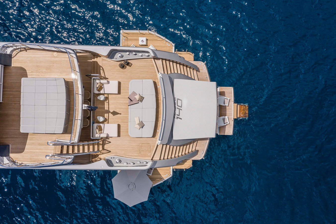 https://arconyachts.ams3.digitaloceanspaces.com/60444/conversions/large_4733702-optimize.jpg