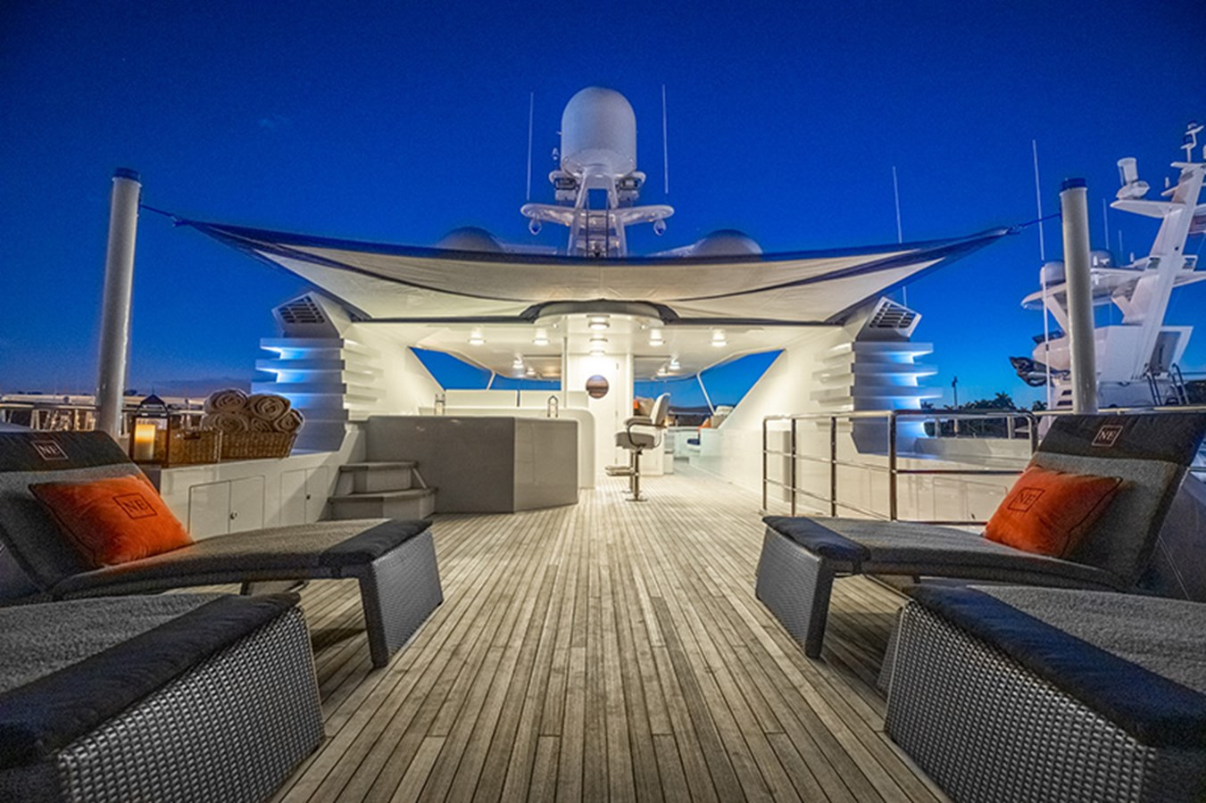 https://arconyachts.ams3.digitaloceanspaces.com/60465/conversions/large_2960858-optimize.jpg