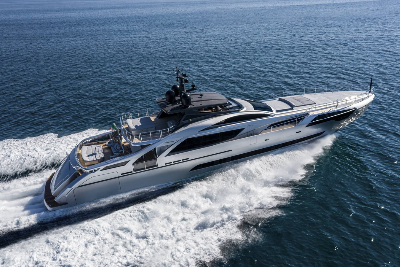 https://arconyachts.ams3.digitaloceanspaces.com/60510/conversions/large_4733726-optimize.jpg