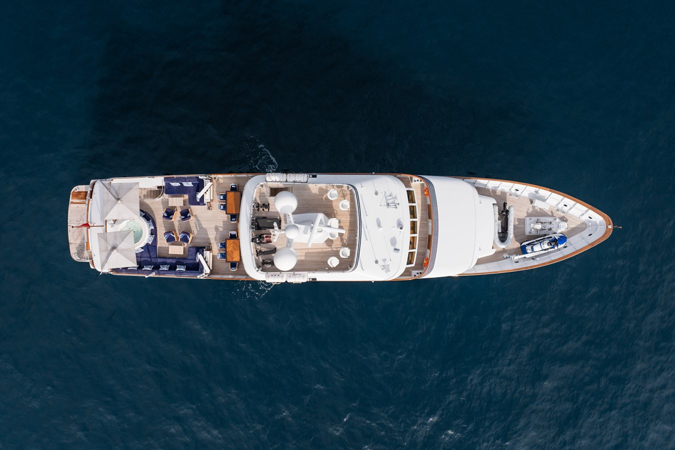 https://arconyachts.ams3.digitaloceanspaces.com/60559/conversions/large_4575695-optimize.jpg