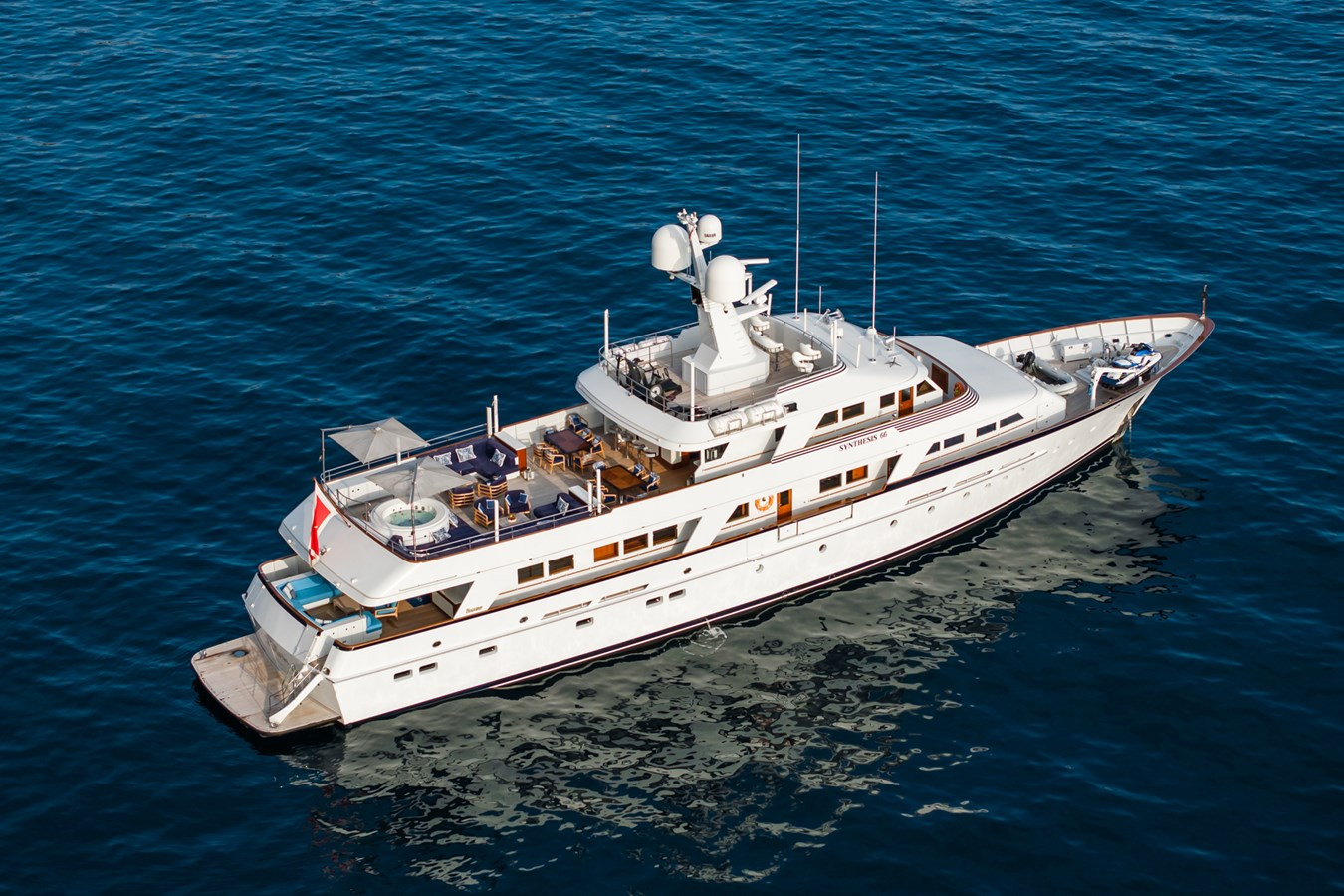 https://arconyachts.ams3.digitaloceanspaces.com/60564/conversions/large_4575699-optimize.jpg