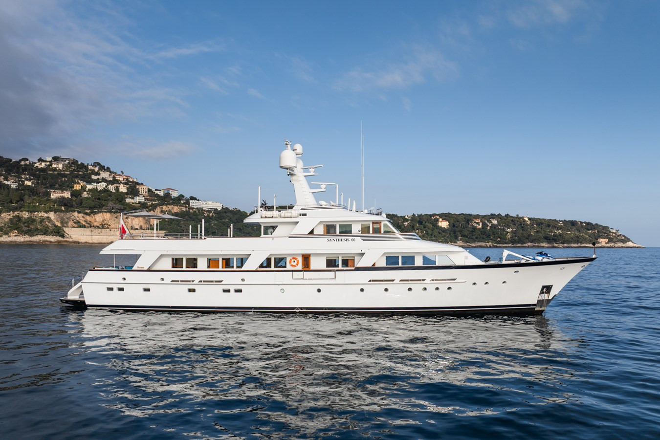 https://arconyachts.ams3.digitaloceanspaces.com/60567/conversions/large_4575697-optimize.jpg