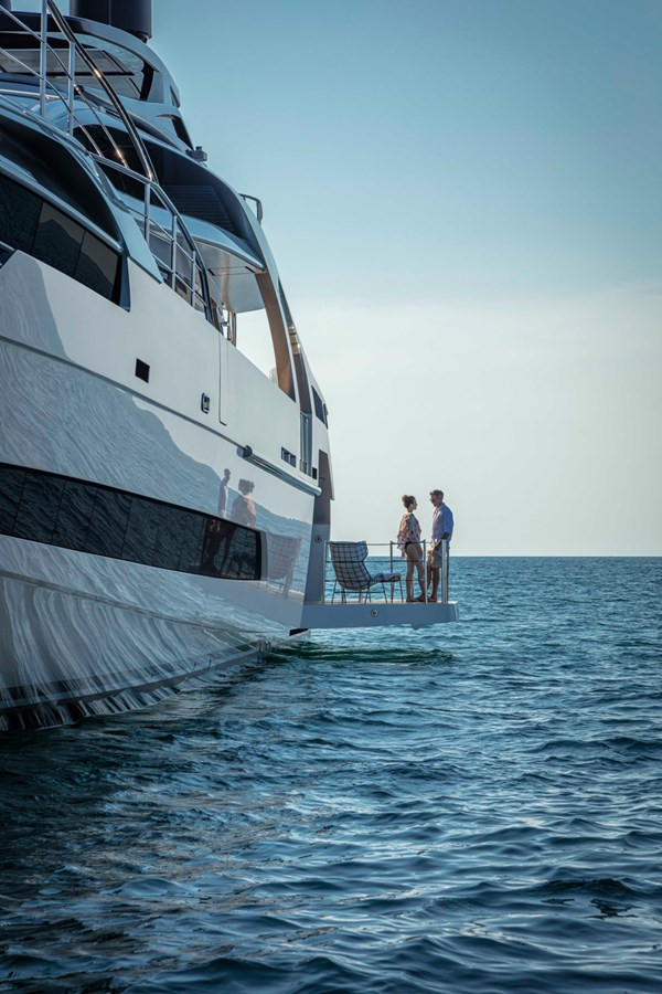 https://arconyachts.ams3.digitaloceanspaces.com/60568/conversions/large_4733747-optimize.jpg