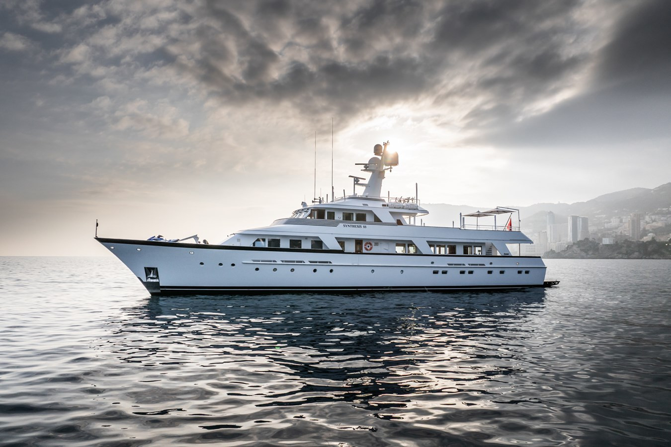 https://arconyachts.ams3.digitaloceanspaces.com/60586/conversions/large_4575706-optimize.jpg