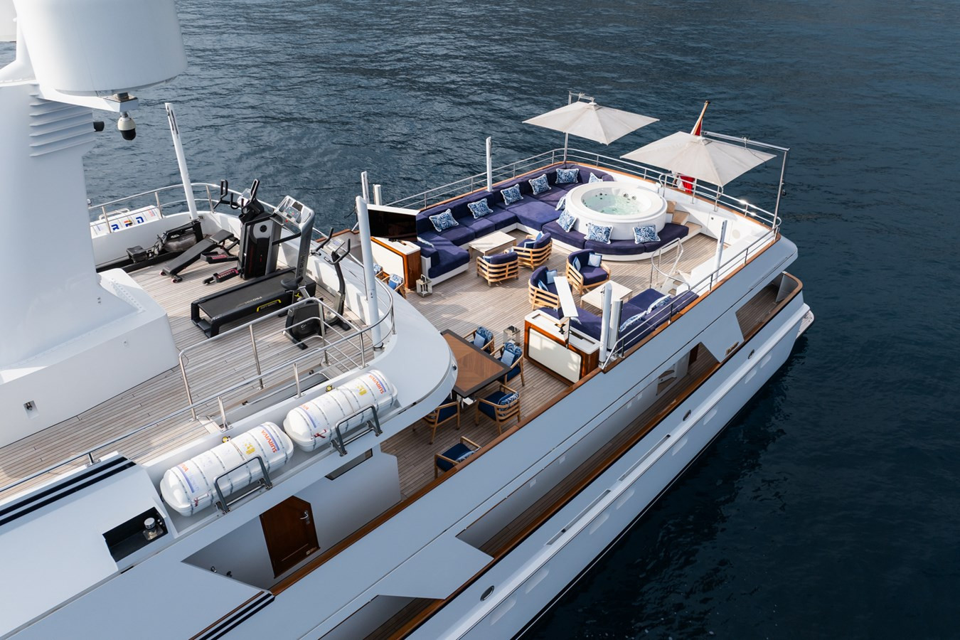 https://arconyachts.ams3.digitaloceanspaces.com/60600/conversions/large_4575713-optimize.jpg