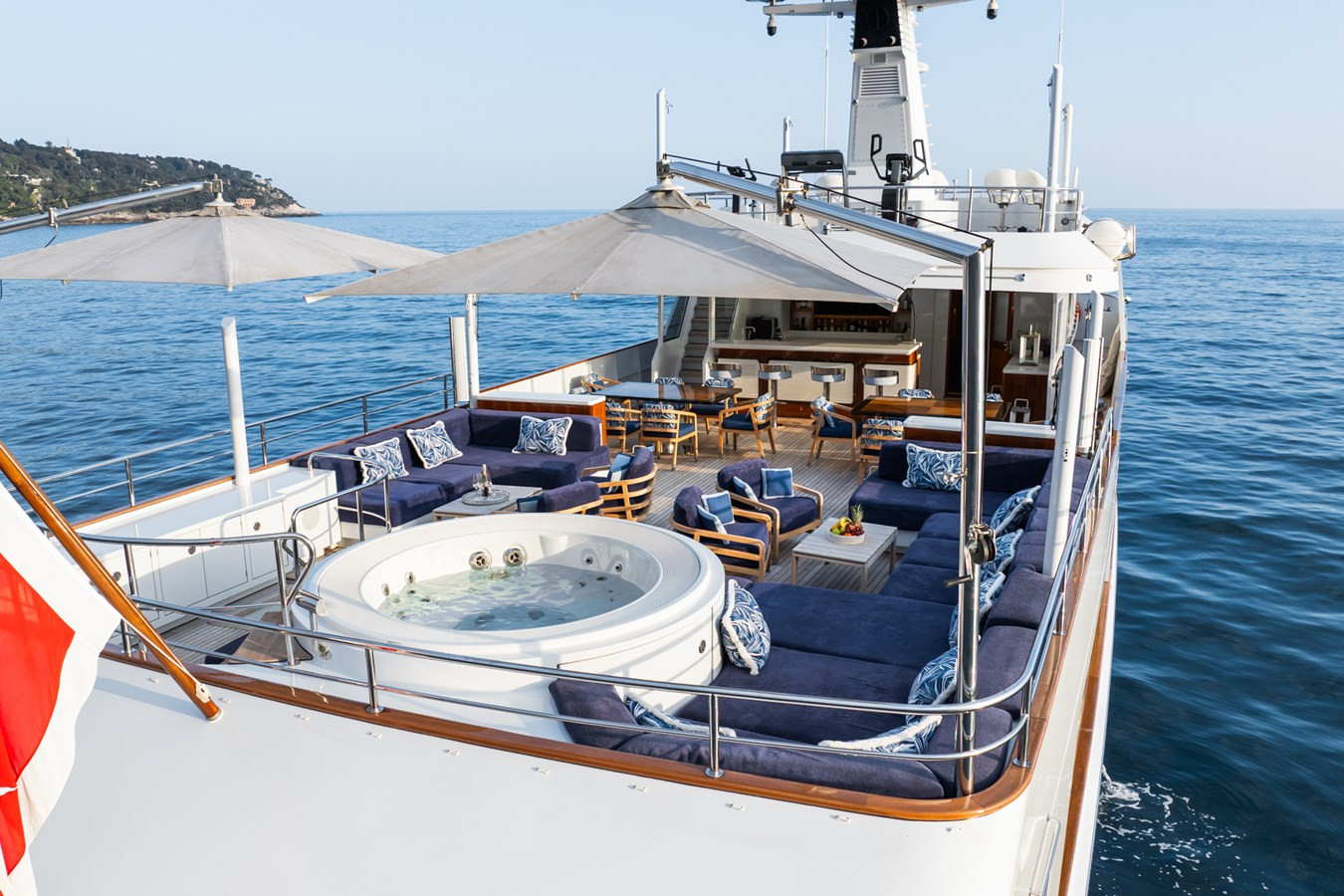 https://arconyachts.ams3.digitaloceanspaces.com/60602/conversions/large_4575707-optimize.jpg