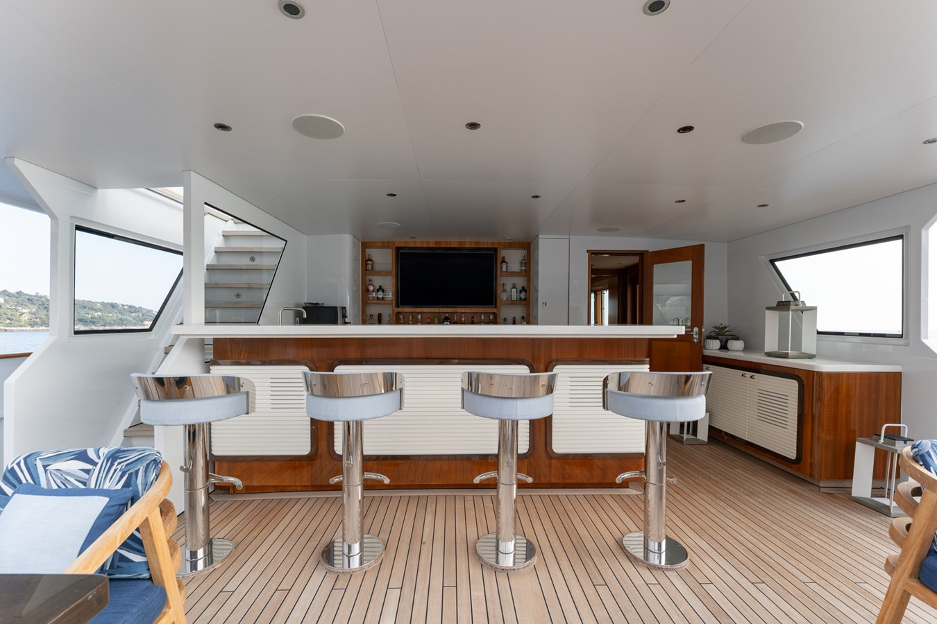 https://arconyachts.ams3.digitaloceanspaces.com/60626/conversions/large_4575719-optimize.jpg