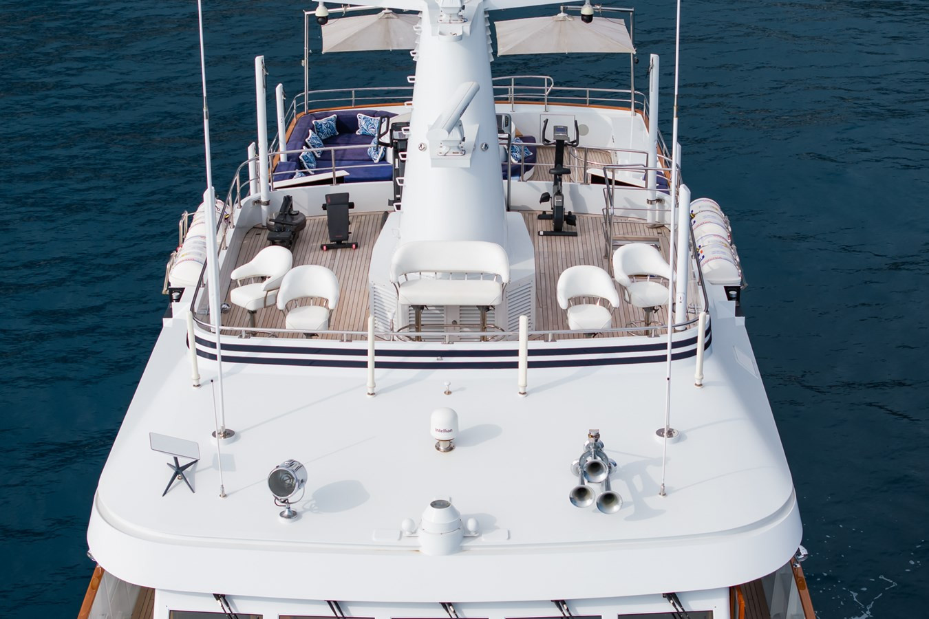 https://arconyachts.ams3.digitaloceanspaces.com/60632/conversions/large_4575709-optimize.jpg