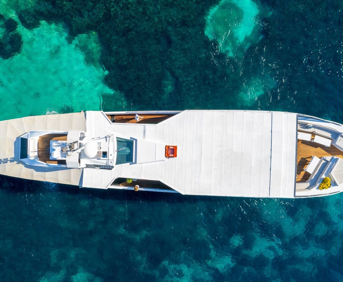 https://arconyachts.ams3.digitaloceanspaces.com/60736/conversions/large_4538882-optimize.jpg