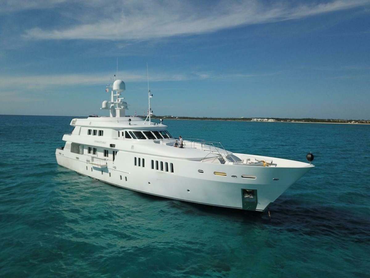 https://arconyachts.ams3.digitaloceanspaces.com/60784/conversions/large_4852624-optimize.jpg