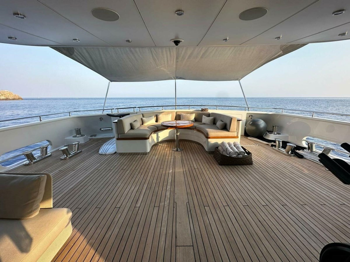 https://arconyachts.ams3.digitaloceanspaces.com/60808/conversions/large_4852632-optimize.jpg
