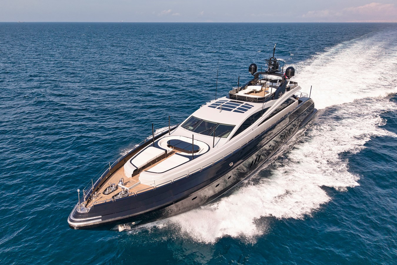 https://arconyachts.ams3.digitaloceanspaces.com/60918/conversions/large_4597613-optimize.jpg