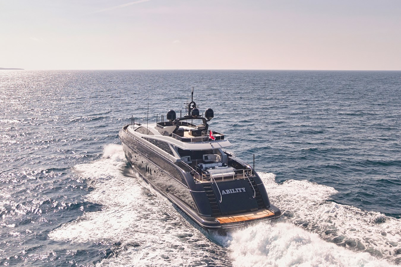 https://arconyachts.ams3.digitaloceanspaces.com/60923/conversions/large_4597687-optimize.jpg