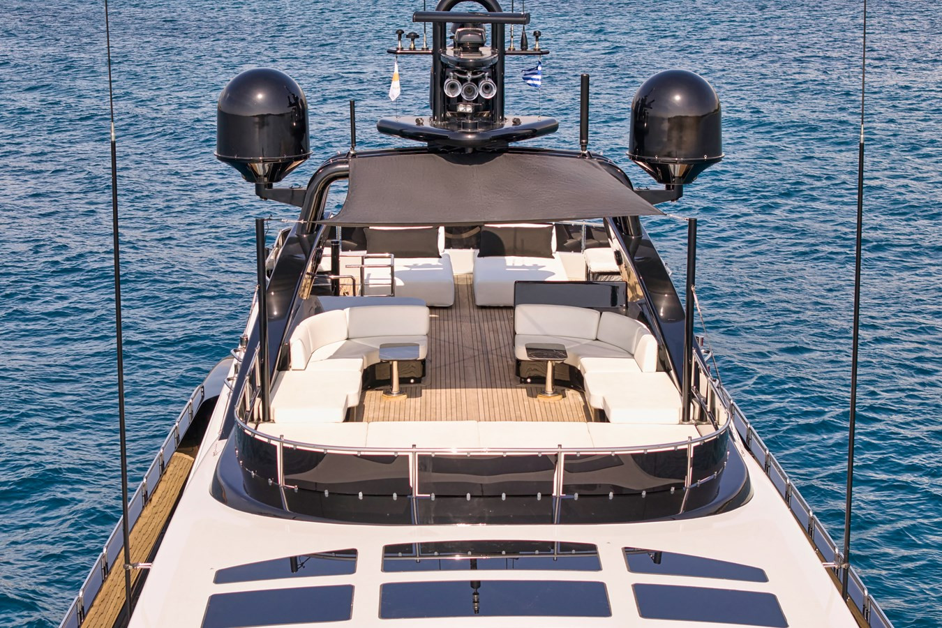 https://arconyachts.ams3.digitaloceanspaces.com/60952/conversions/large_4597623-optimize.jpg