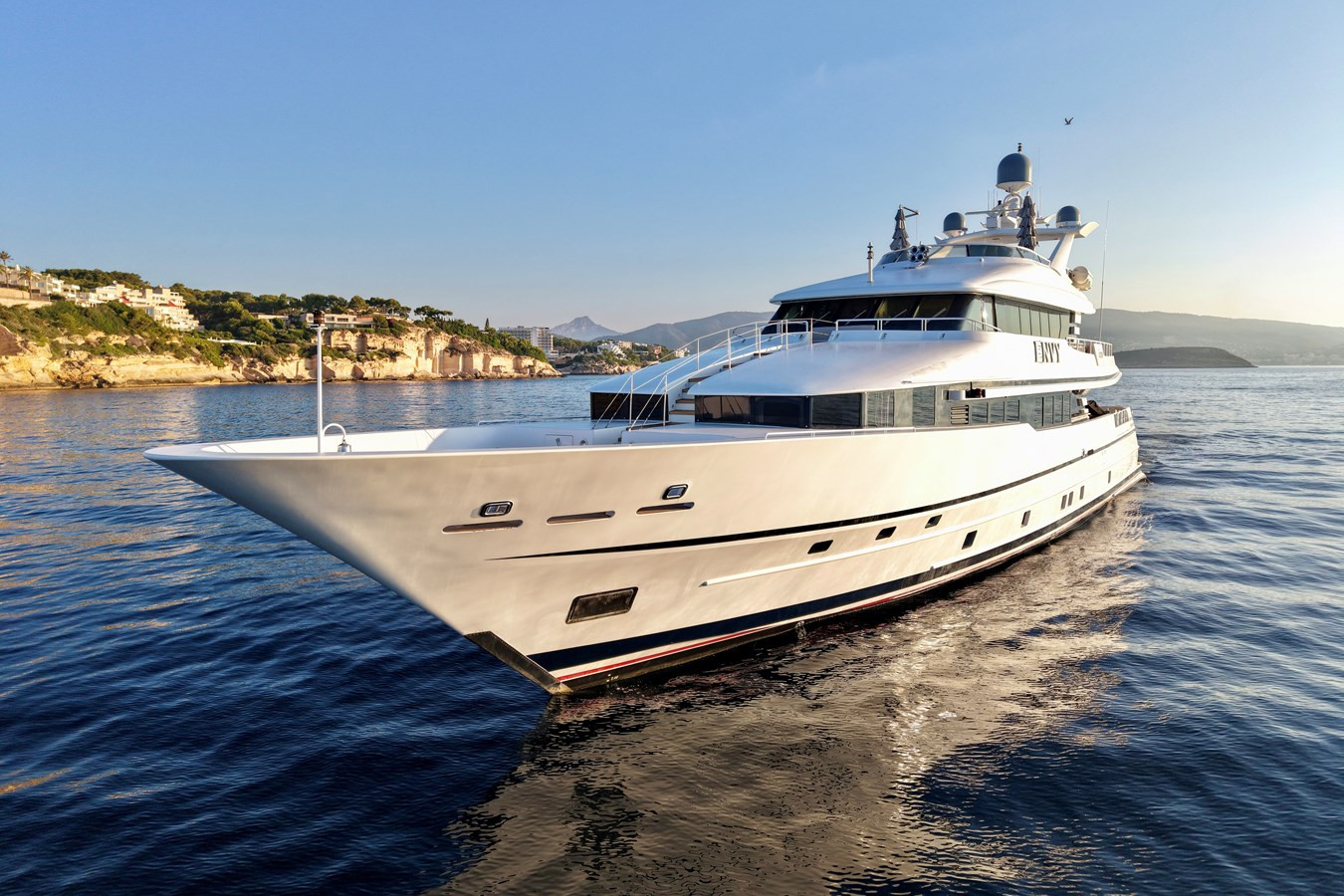 https://arconyachts.ams3.digitaloceanspaces.com/61016/conversions/large_4721321-optimize.jpg