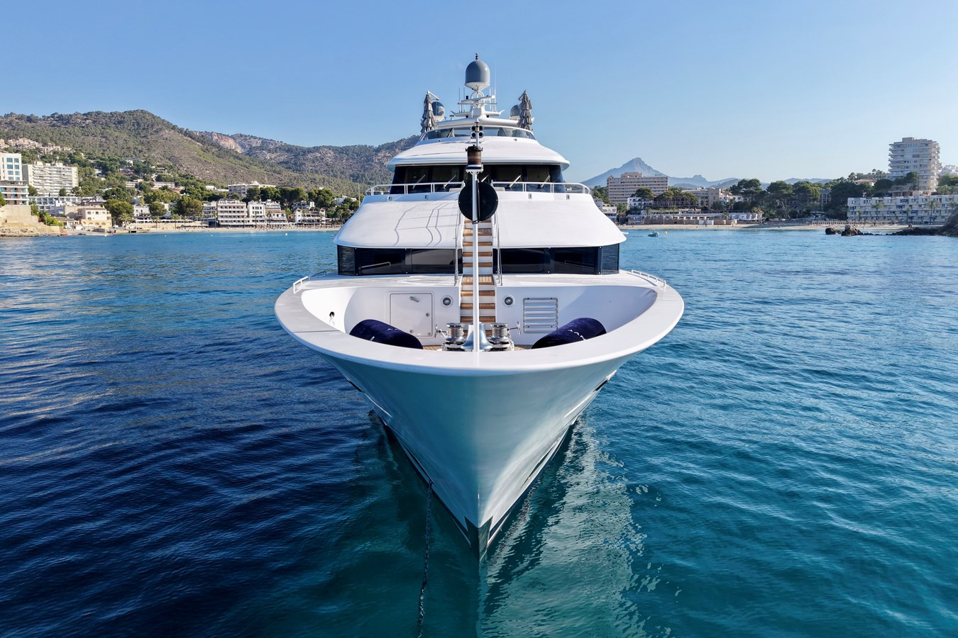 https://arconyachts.ams3.digitaloceanspaces.com/61027/conversions/large_4721324-optimize.jpg