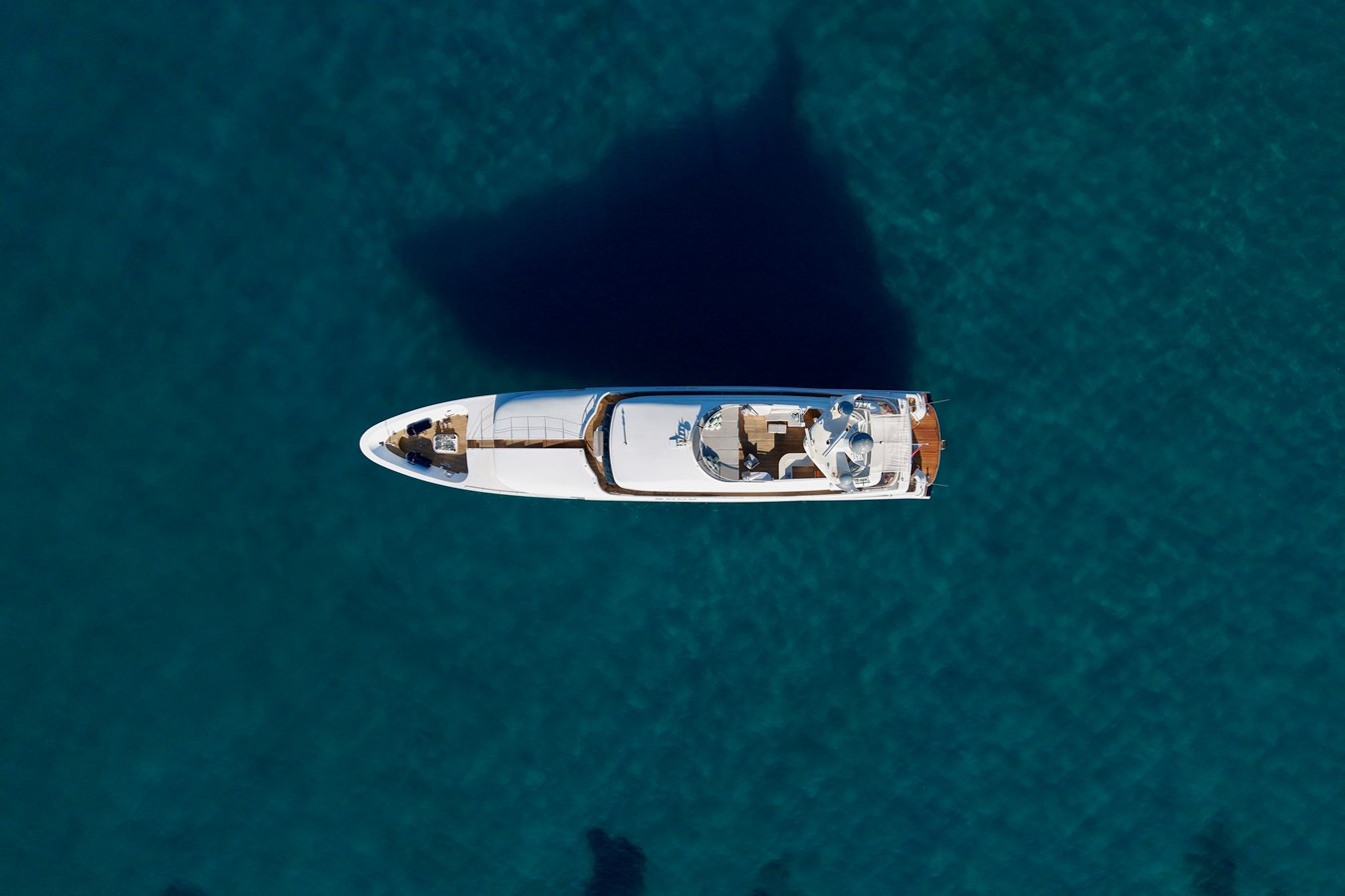 https://arconyachts.ams3.digitaloceanspaces.com/61035/conversions/large_4721327-optimize.jpg
