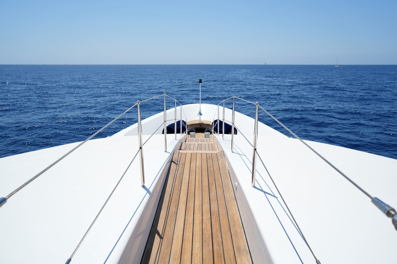 https://arconyachts.ams3.digitaloceanspaces.com/61048/conversions/large_4721350-optimize.jpg
