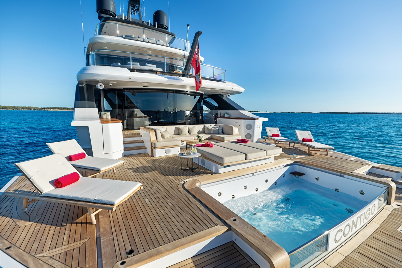 https://arconyachts.ams3.digitaloceanspaces.com/61052/conversions/large_4718081-optimize.jpg