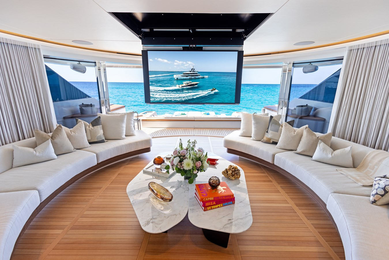 https://arconyachts.ams3.digitaloceanspaces.com/61076/conversions/large_4718089-optimize.jpg