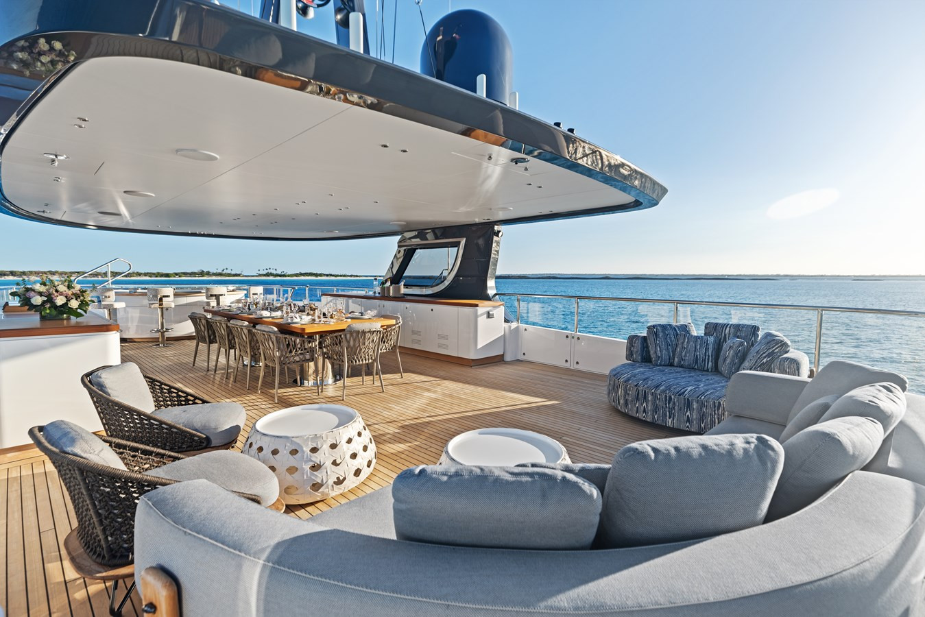 https://arconyachts.ams3.digitaloceanspaces.com/61189/conversions/large_4635449-optimize.jpg
