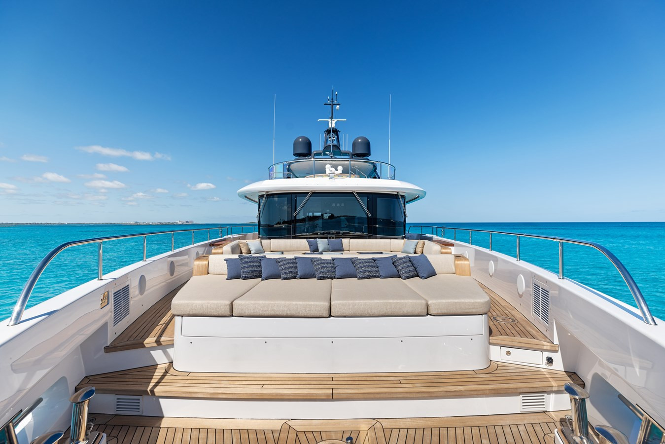 https://arconyachts.ams3.digitaloceanspaces.com/61204/conversions/large_4635456-optimize.jpg