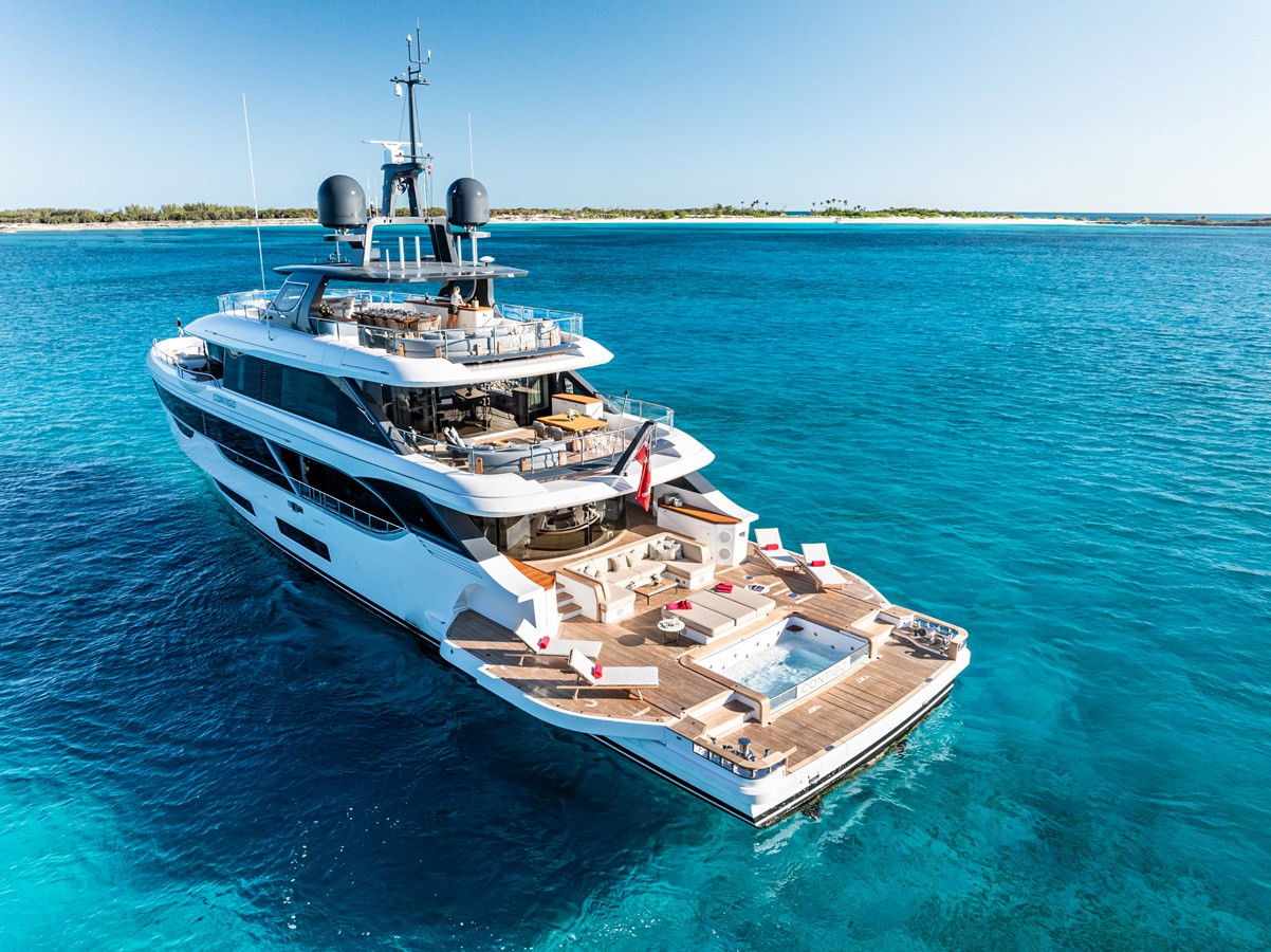 https://arconyachts.ams3.digitaloceanspaces.com/61215/conversions/large_4718136-optimize.jpg