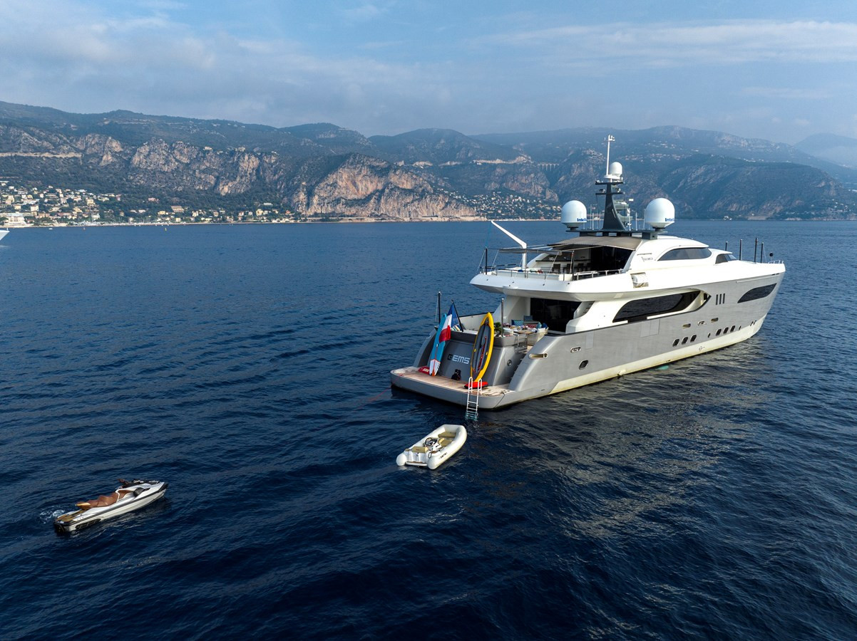 https://arconyachts.ams3.digitaloceanspaces.com/61309/conversions/large_4711085-optimize.jpg