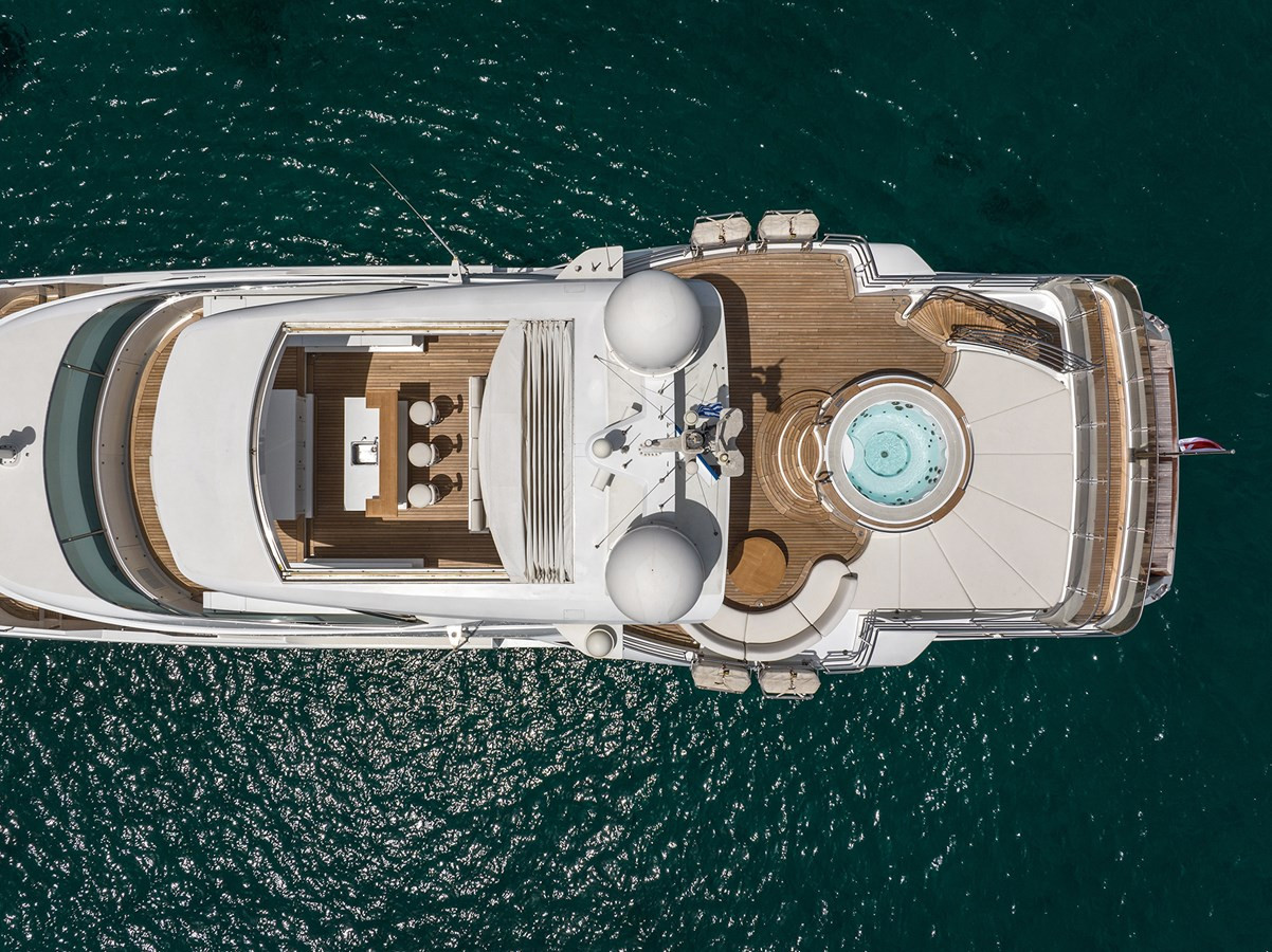 https://arconyachts.ams3.digitaloceanspaces.com/61397/conversions/large_4257790-optimize.jpg