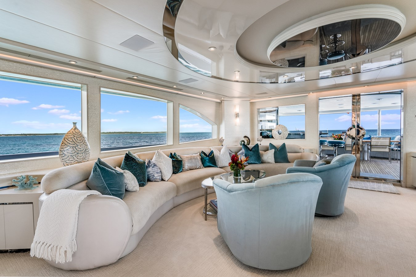 https://arconyachts.ams3.digitaloceanspaces.com/61522/conversions/large_4814551-optimize.jpg