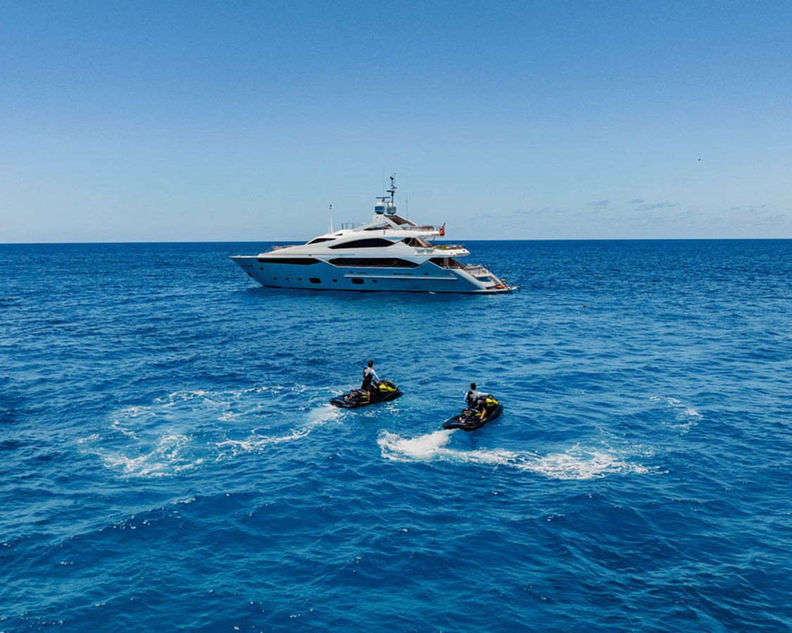 https://arconyachts.ams3.digitaloceanspaces.com/61577/conversions/large_4041457-optimize.jpg