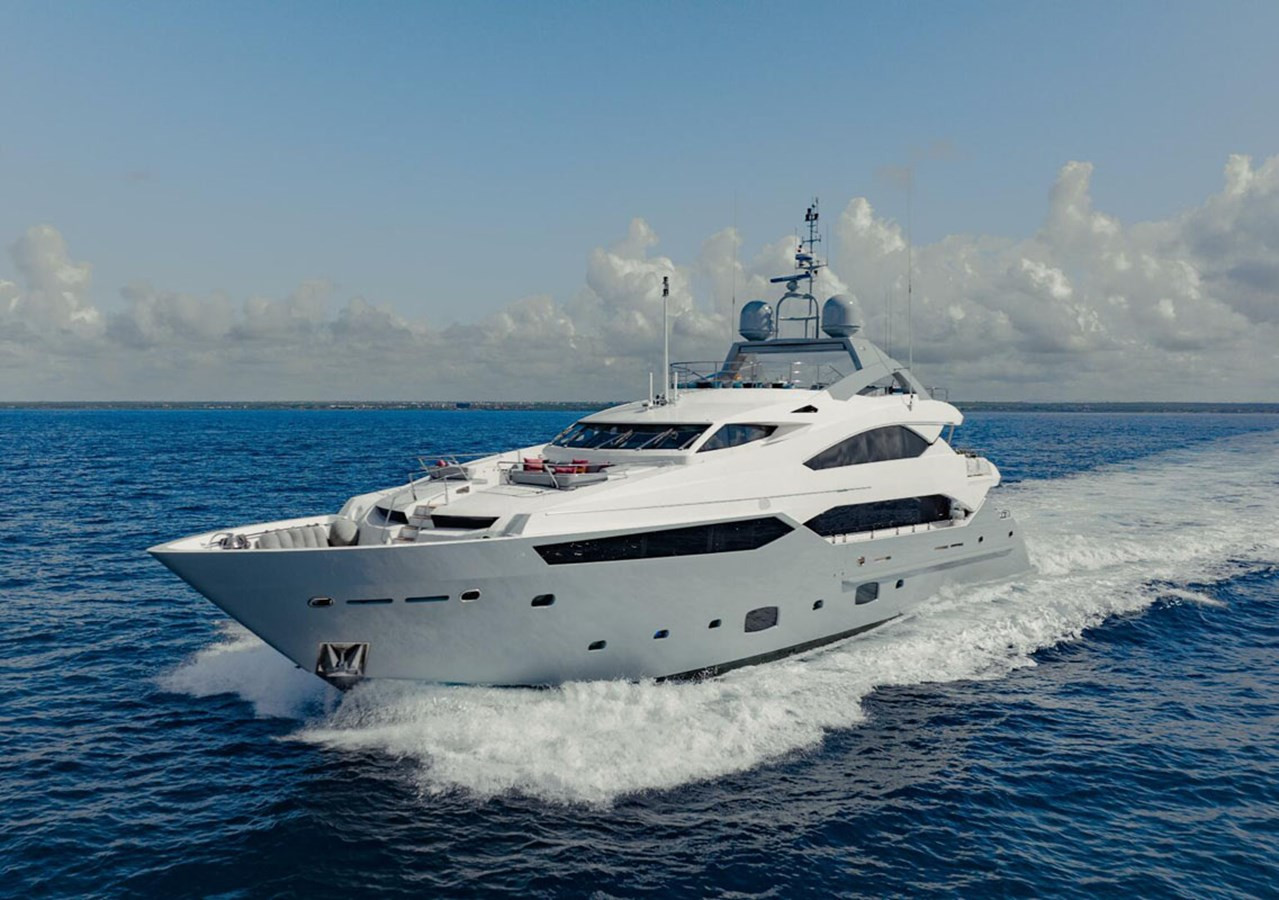 https://arconyachts.ams3.digitaloceanspaces.com/61580/conversions/large_4041458-optimize.jpg