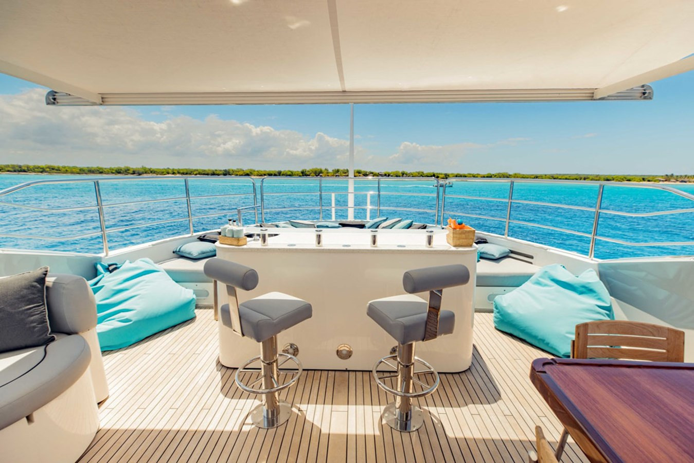 https://arconyachts.ams3.digitaloceanspaces.com/61603/conversions/large_4041467-optimize.jpg