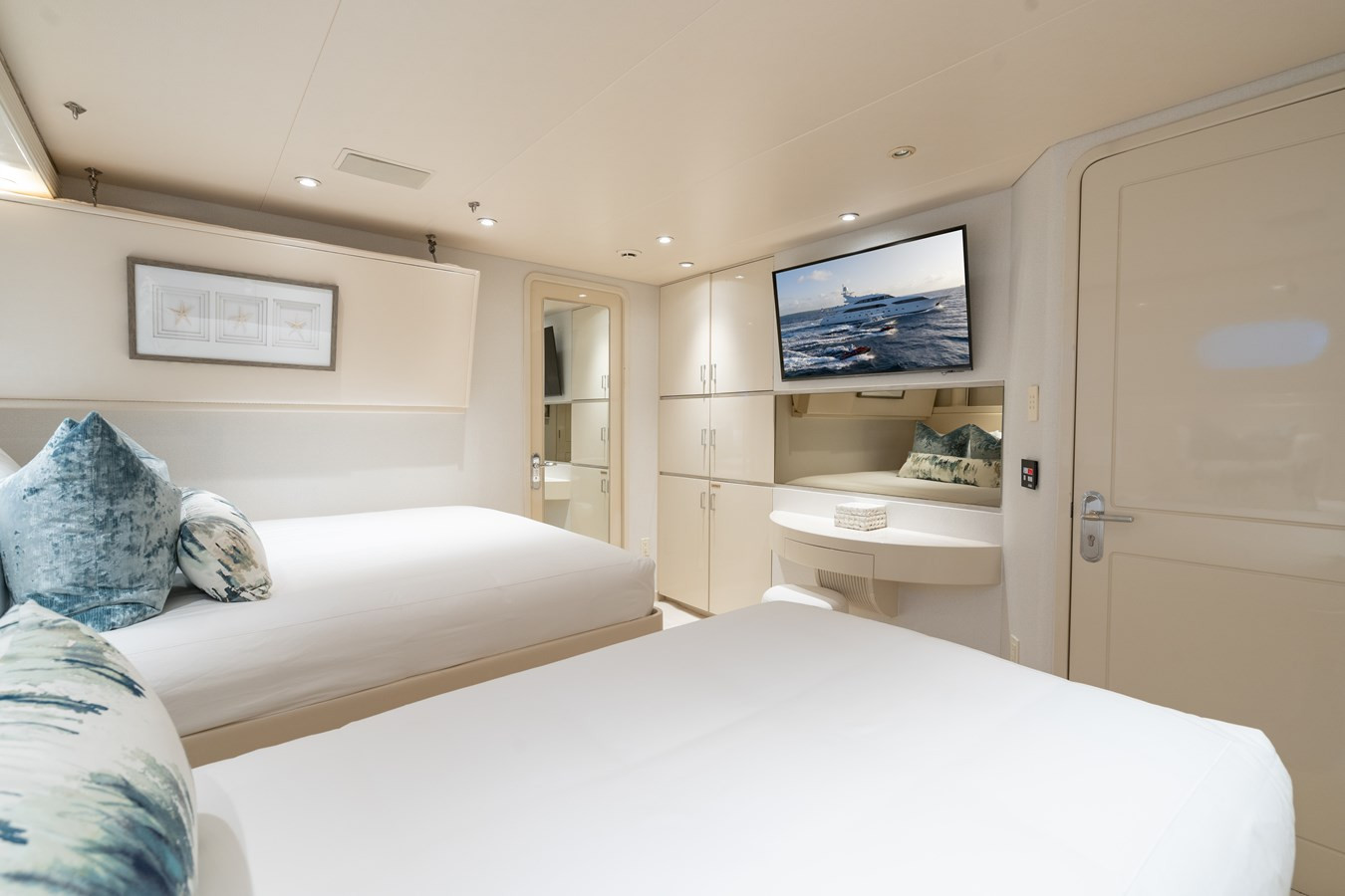 https://arconyachts.ams3.digitaloceanspaces.com/61608/conversions/large_4814584-optimize.jpg