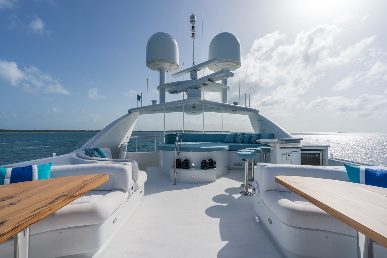 https://arconyachts.ams3.digitaloceanspaces.com/61627/conversions/large_4814591-optimize.jpg