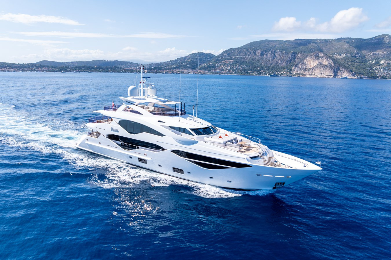 https://arconyachts.ams3.digitaloceanspaces.com/61642/conversions/large_4773274-optimize.jpg
