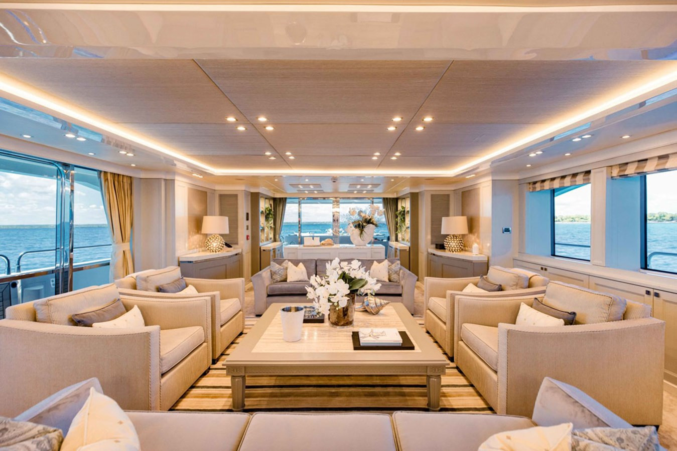 https://arconyachts.ams3.digitaloceanspaces.com/61647/conversions/large_4041486-optimize.jpg