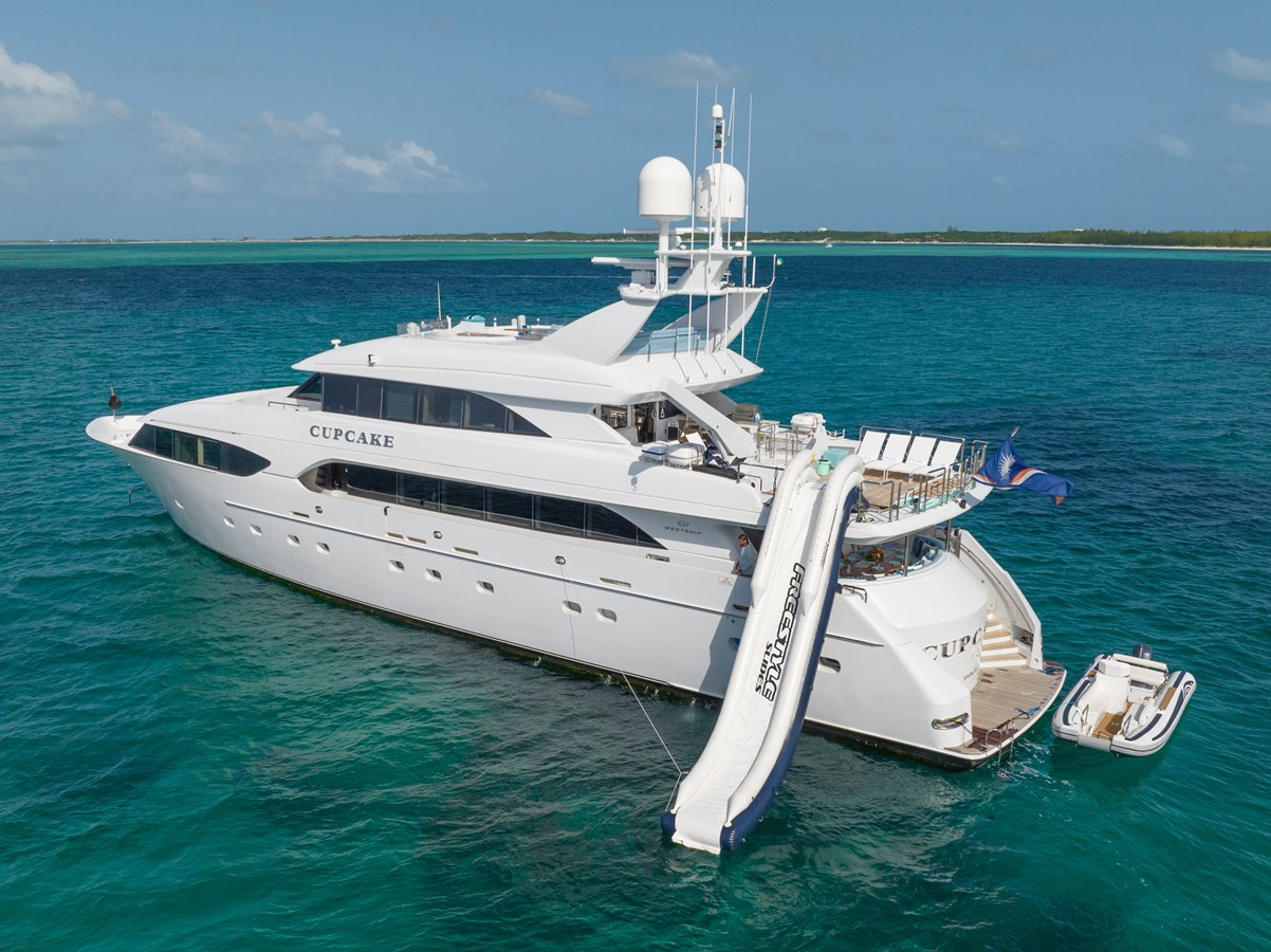 https://arconyachts.ams3.digitaloceanspaces.com/61652/conversions/large_4814600-optimize.jpg