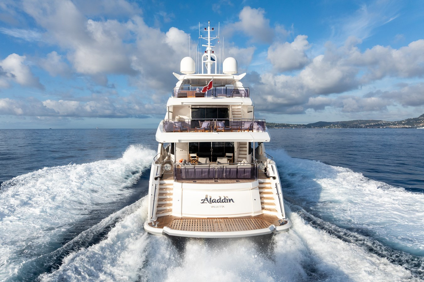 https://arconyachts.ams3.digitaloceanspaces.com/61653/conversions/large_4773264-optimize.jpg