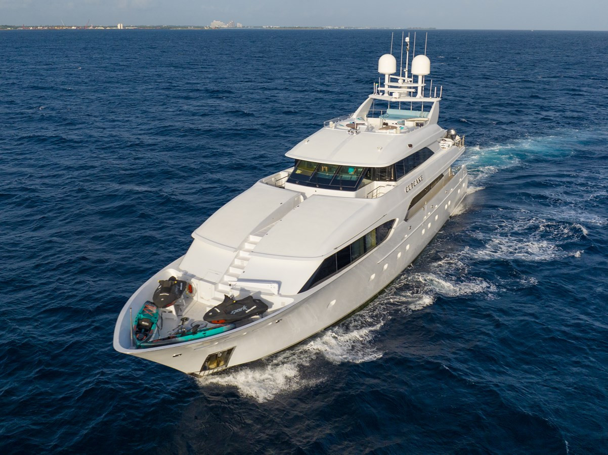 https://arconyachts.ams3.digitaloceanspaces.com/61658/conversions/large_4814602-optimize.jpg